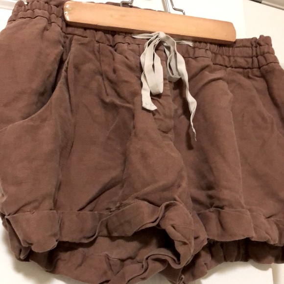 Aritzia Wilfred Shorts - Picture 3 of 7